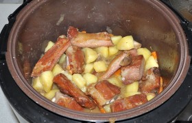 Тушим еще 8-10 минут. И оставляем в мультиварке до подачи. Вкусно – очень!