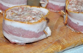 Кончик полоски для гарантии закрепляем зубочисткой.
