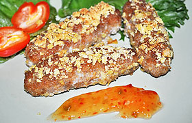 Мясные котлеты-палочки в медовой панировке