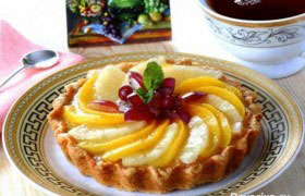 Пирог с персиками и ананасами