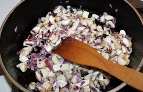 Мясной рулет в сырной корочке - фото №4