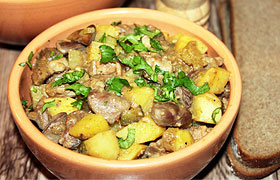 Жаркое из куриных потрошков