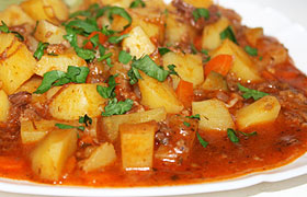 Картошка с тушенкой в мультиварке