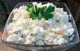 Салат с копченым кальмаром