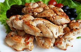 Куриные косички с соусом из чернослива
