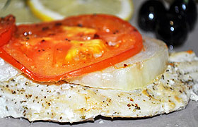 Дори (солнечник), запеченный с помидорами и луком
