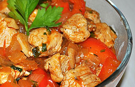 Гуляш с мясом индейки