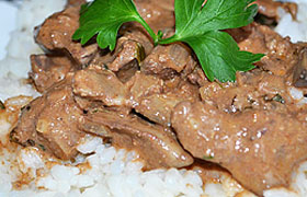 Бефстроганов из куриной печени