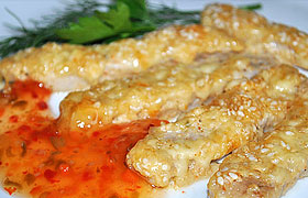 Запеченные палочки из свинины с кунжутом