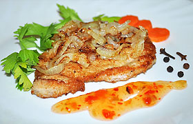 Отбивные с карамелизованным луком