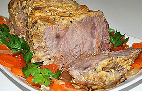 Свинина, запечённая куском в горчице