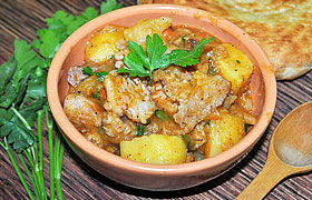 Свинина, тушенная с картофелем