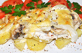 Куриное филе с грибами и картофелем в духовке