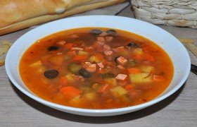 Солянка с тушенкой