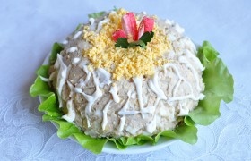 Салат из печени трески классический