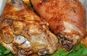 Свиные рульки, запеченные в рукаве