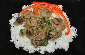 Куриные сердечки с грибами