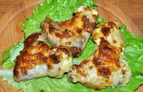 Вкусные крылышки с сыром в духовке