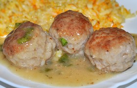 Свиные фрикадельки в горчично-медовом соусе