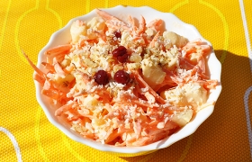 Салат из моркови с яблоком