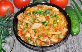 Тушеная капуста с курицей