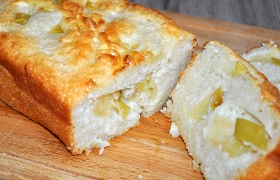 Запеканка из творожного продукта с яблоком