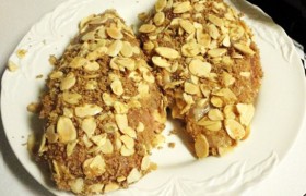 Шницель в миндальной корочке