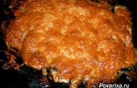Мясо под бананами