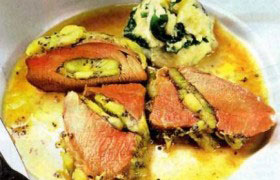 Мясо, запеченное с киви