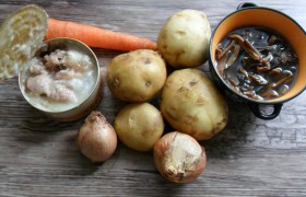 Картофель с тушенкой и грибами - фото №2