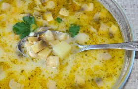 Сырный суп с фасолью и грибами