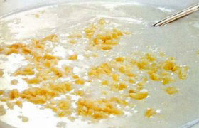 Молочный суп с миндалем